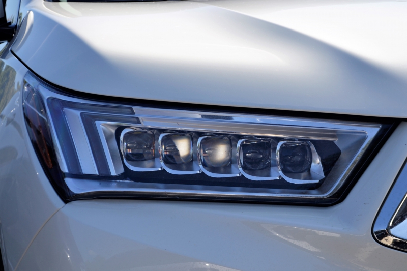 concession-auto-AIGUINES-min_acura-headlamp-2834131